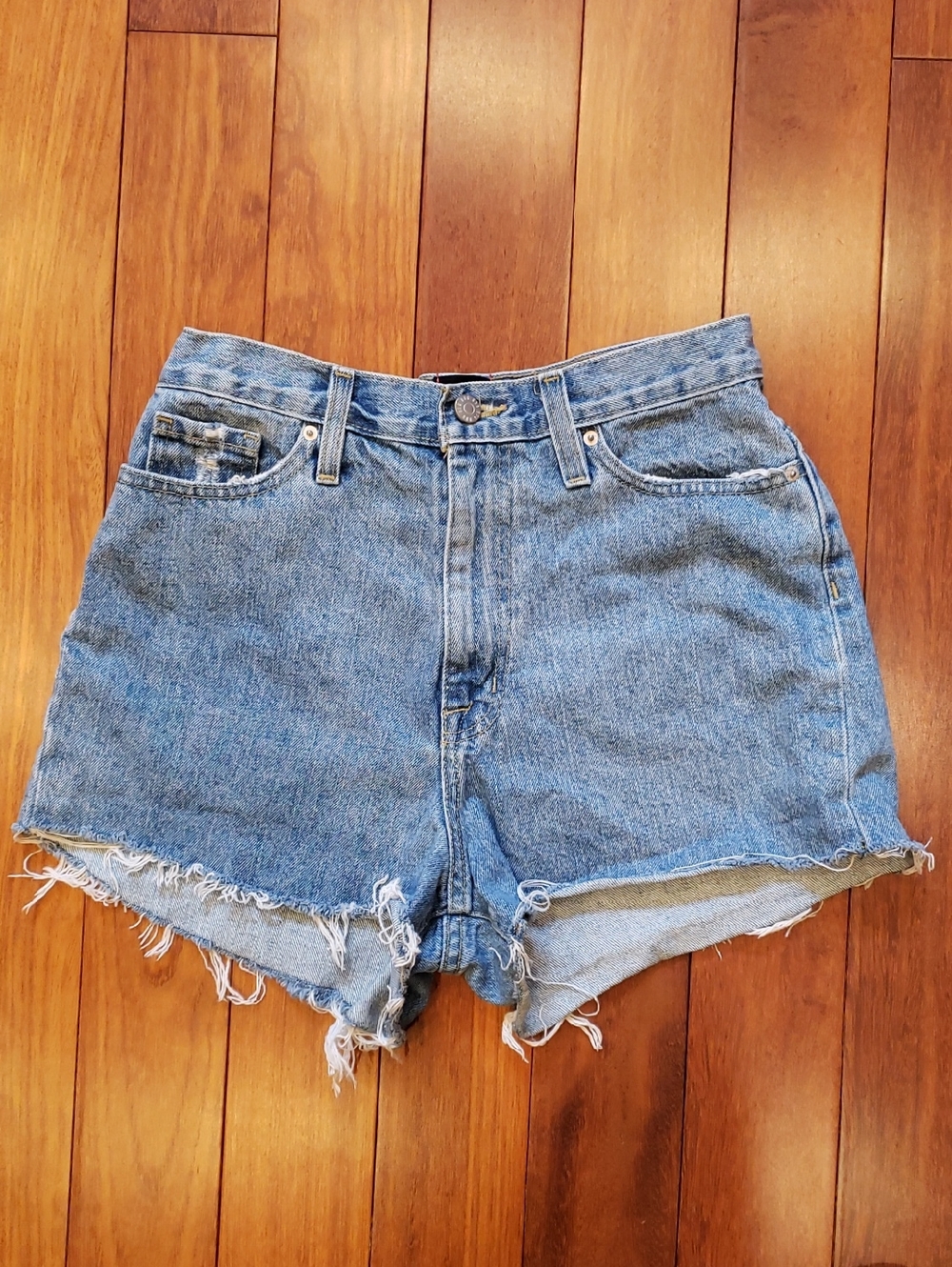 BDG Urban Outfitters size 27 Mom High-Rise Jean Shorts